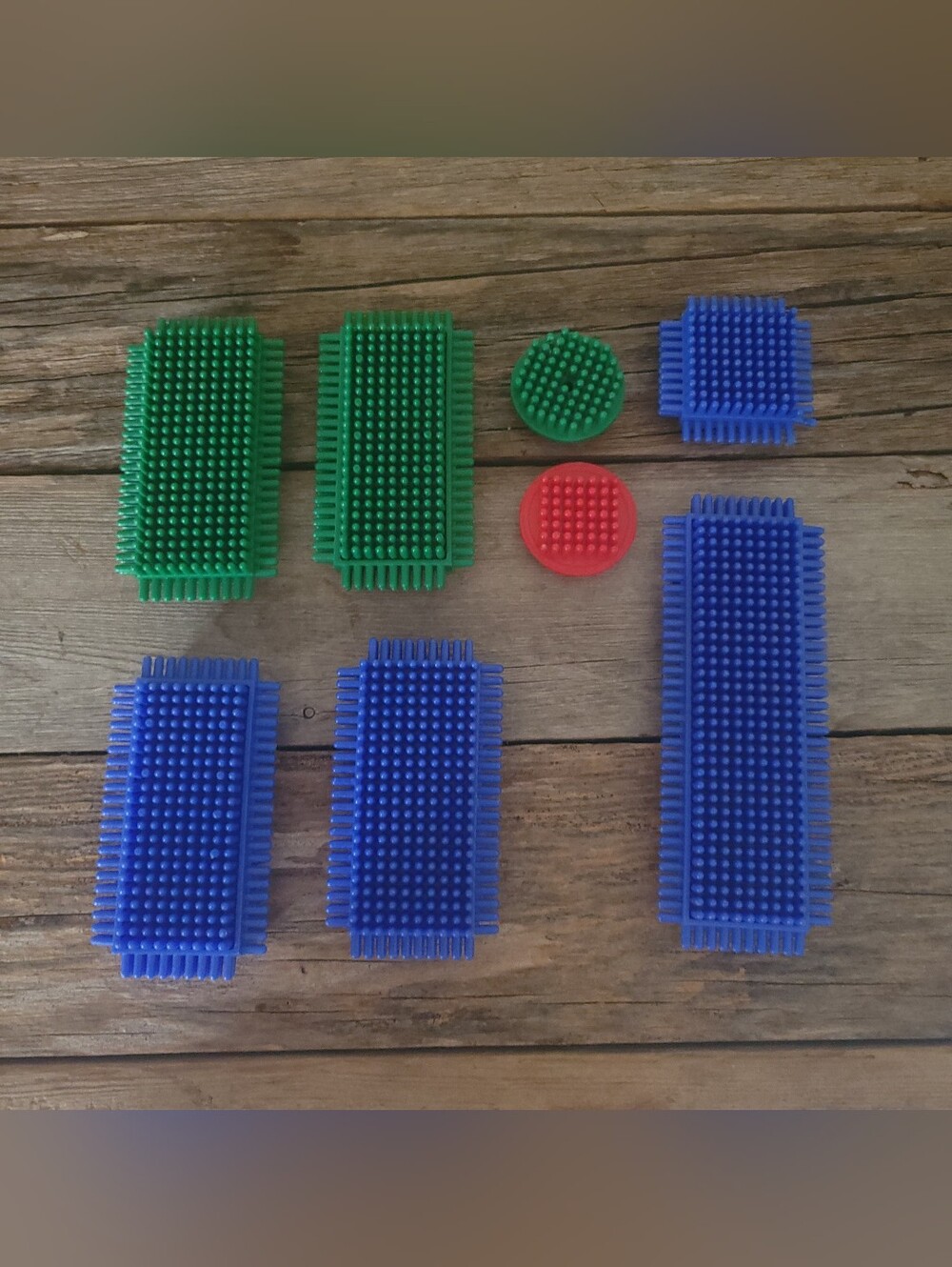 8pc Bristle Blocks Lot - Blue & Green Base Plates, Square & Round Tiles